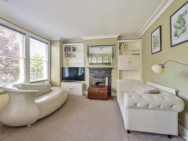 House for rent in Southfields, Greater London