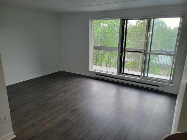 Apartment for rent in Dollard-des-ormeaux, Quebec