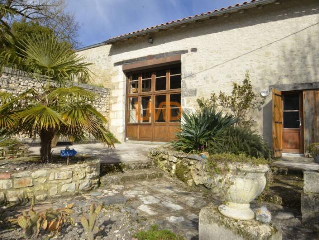 Maison vente à Périgueux, Coutures