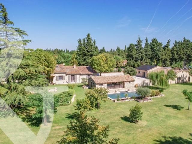 Maison vente à Arles, Mollégès