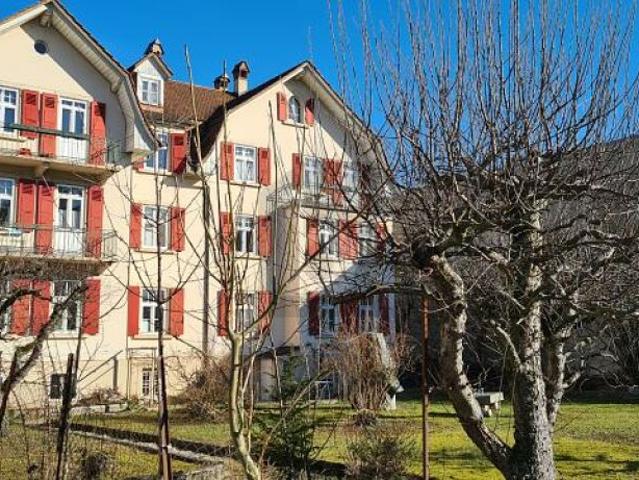 Mehrfamilienhaus kaufen in Delémont, Jura