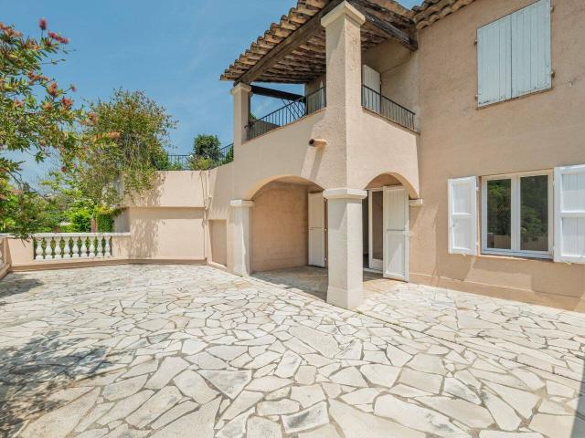 Appartement location à Valbonne Village, Valbonne