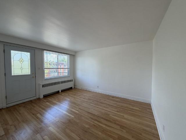 Apartment for rent in Saint-Thomas-d'Aquin, Québec