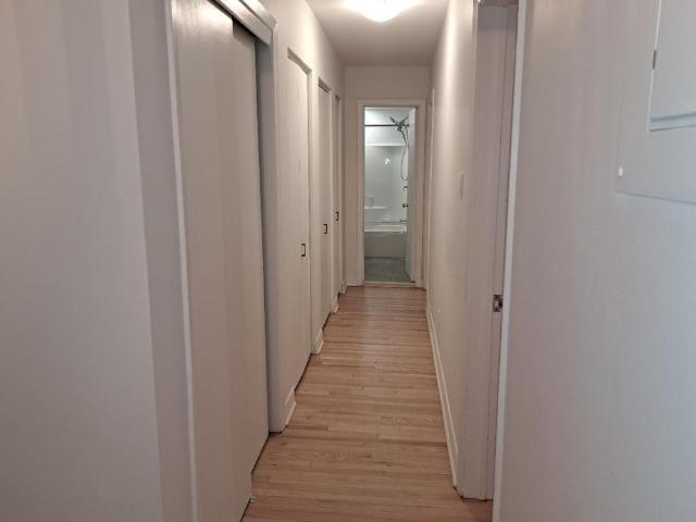 Apartment for rent in Pointe-claire, Quebec
