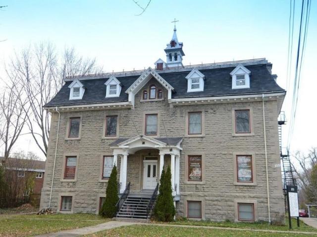 Apartment for rent in Sainte-rose, Quebec