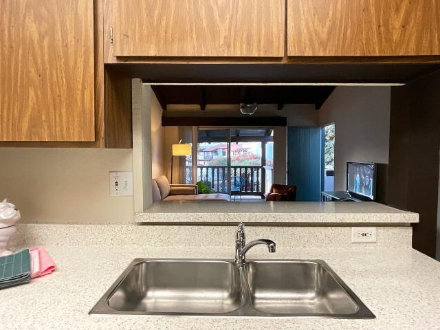 Apartment for rent in Midway City, California