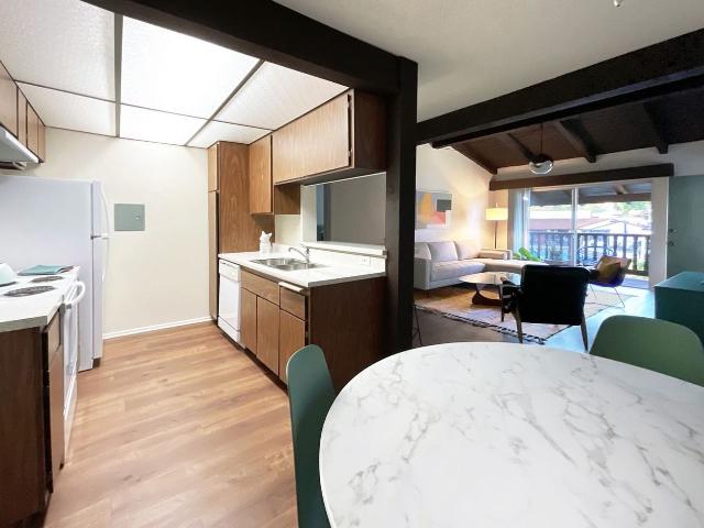Apartment for rent in Midway City, California