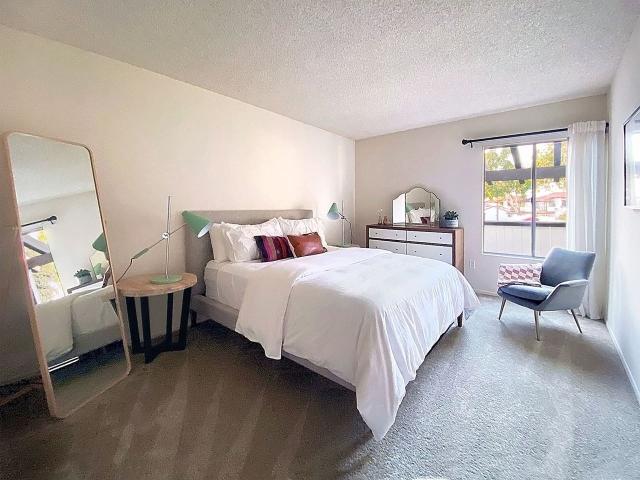Apartment for rent in Midway City, California