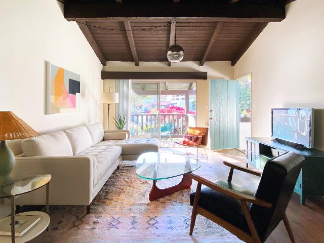Apartment for rent in Midway City, California