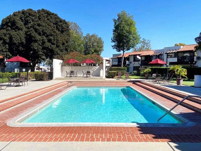 Apartment for rent in Midway City, California