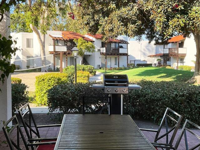 Apartment for rent in Midway City, California