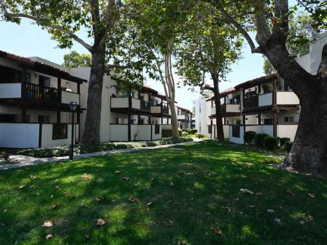 Apartment for rent in Midway City, California