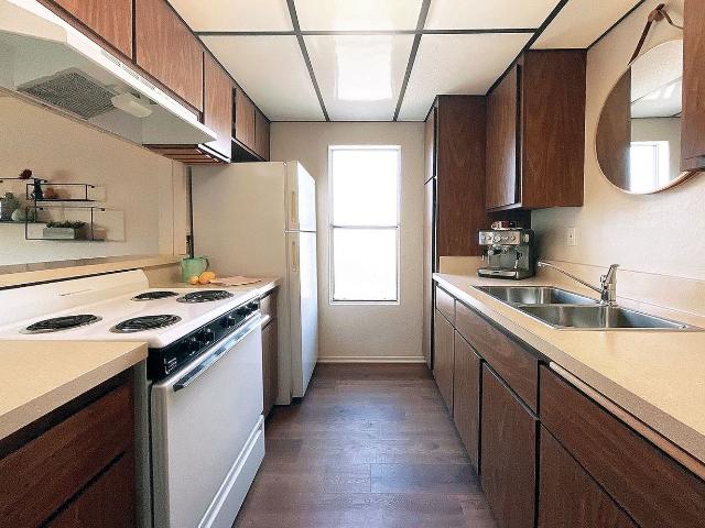 Apartment for rent in Midway City, California