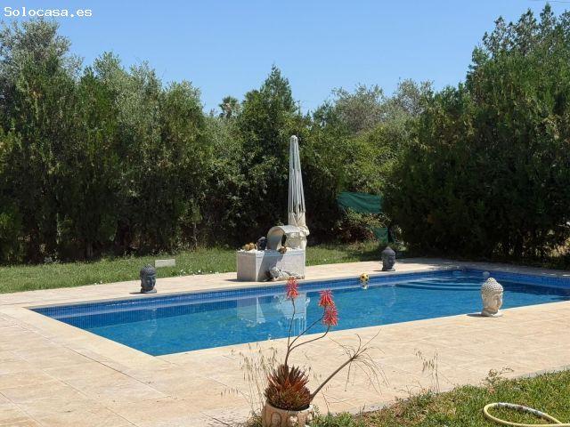 Casa en venta en Carmona, Andalucía