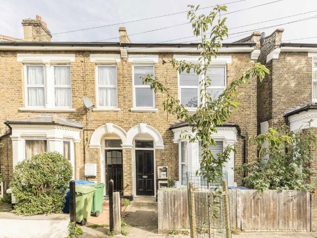 Apartment for rent in Nunhead, Greater London