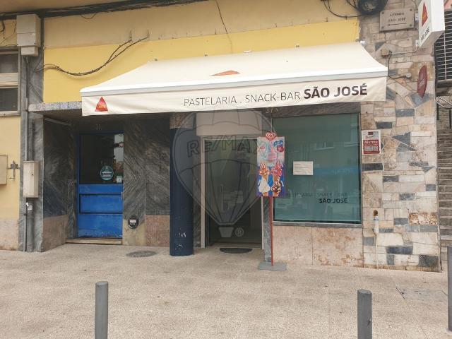 Loja venda em Urbanização Real Forte, Santiago Dos Velhos