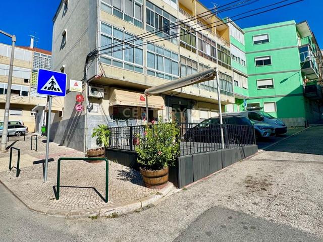 Loja venda em Bairro de São Lourenço, Santiago Dos Velhos