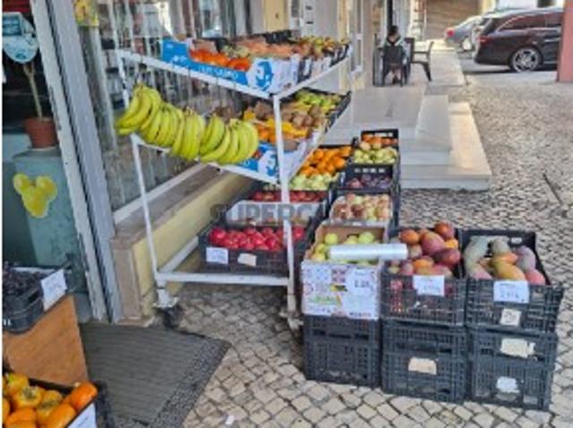 Armazém venda em Casal do Privilégio, Odivelas