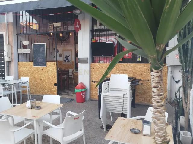 Loja venda em Ginjal, Almada