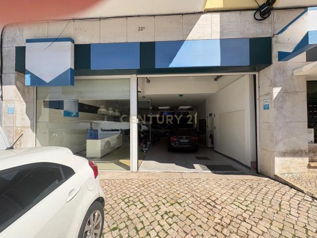 Loja venda em São Francisco Xavier, Lisboa