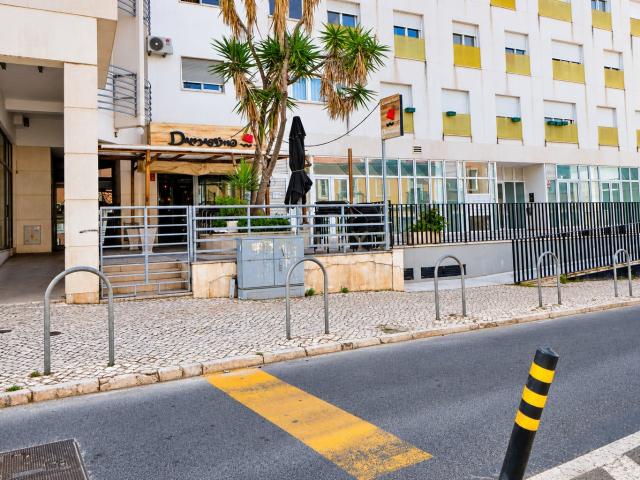 Loja venda em Cacilhas Centro, Almada
