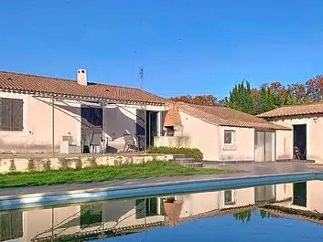 Maison vente à Nîmes, Tresques