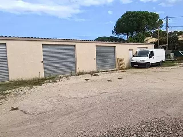 Garage vente à Nîmes, Tresques