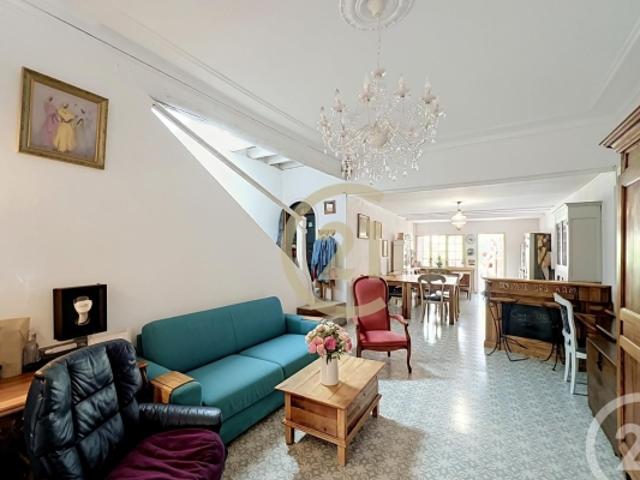 Maison vente à Nîmes, Tresques