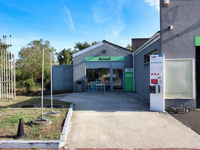 Local Commercial vente à Guignan, Tresses