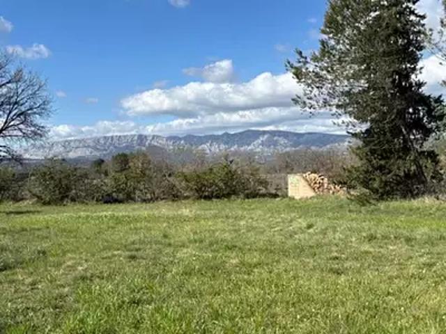 Terrain vente à France métropolitaine, Trets