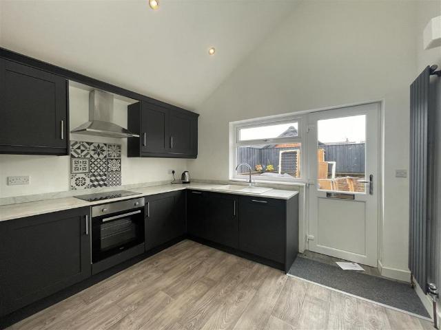 Apartment for rent in Abbey Park, Barton In Fabis