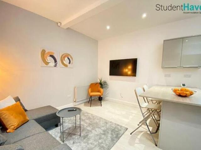 House for rent in Huddersfield, West Yorkshire