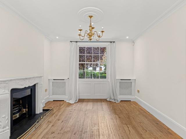 Apartment for rent in Knightsbridge, Greater London