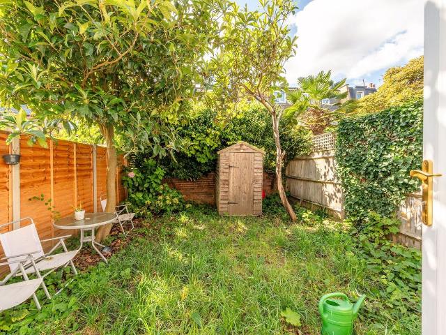 House for rent in London Borough of Merton, Raynes Park