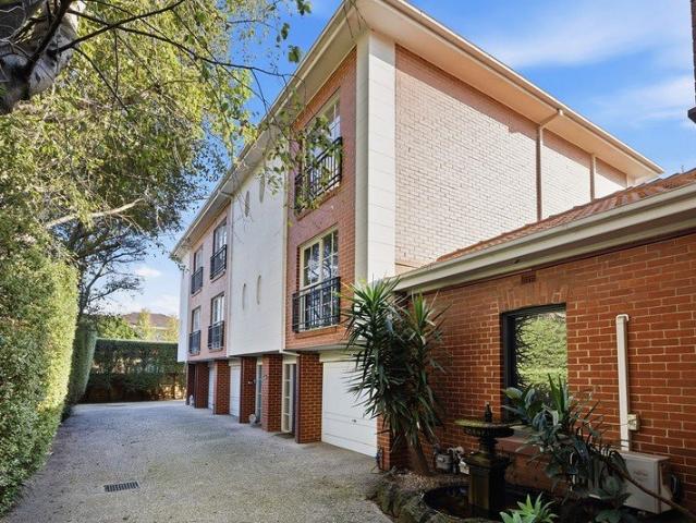 Townhouse for sale in Camerons Creek, Victoria