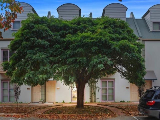Townhouse for rent in Prahran, Melbourne