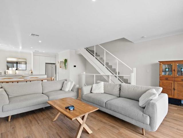 House for rent in North Coogee, Western Australia