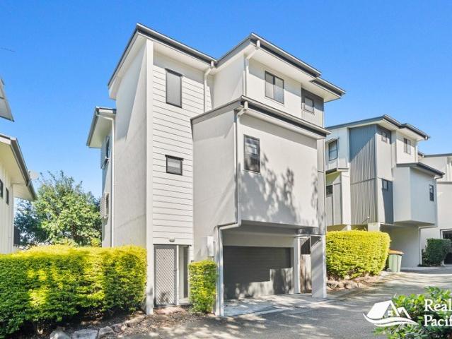 Townhouse for rent in Carina Heights, Greater Brisbane