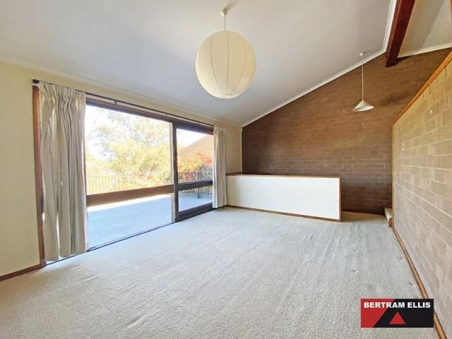 Townhouse for rent in Swinger Hill, District of Woden Valley