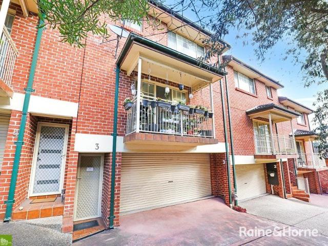 Townhouse for sale in Wollongong West, New South Wales
