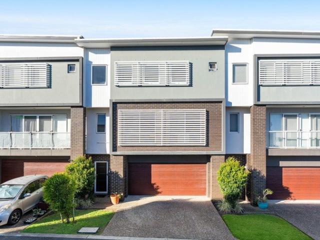 Townhouse for sale in Toombul, Queensland