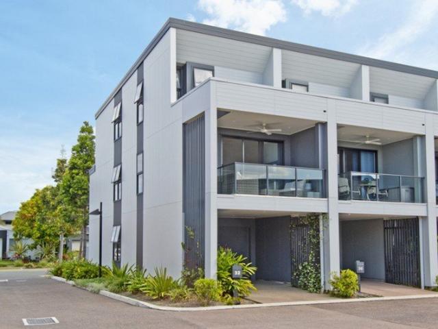 Townhouse for rent in Fernbrook, Queensland