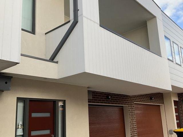 Townhouse for rent in Camerons Creek, Victoria