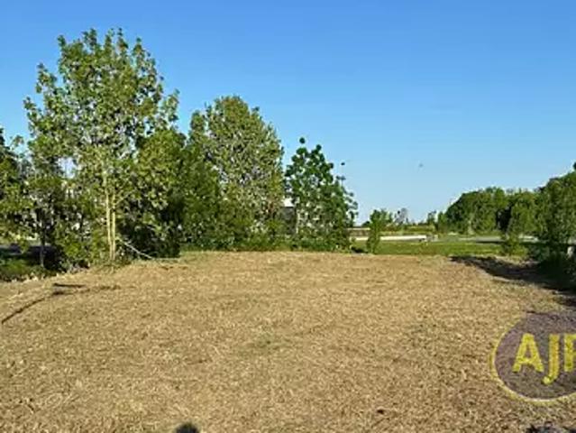 Terrain vente à Fontenay-le-Comte, Triaize