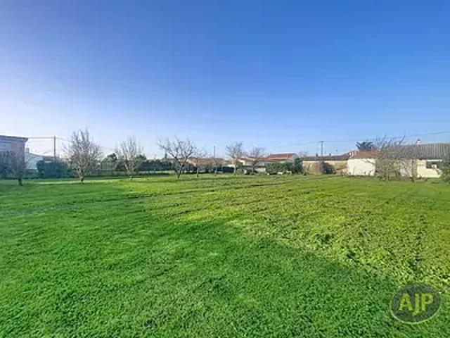 Terrain vente à Fontenay-le-Comte, Triaize