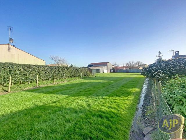 Terrain vente à Fontenay-le-Comte, Triaize