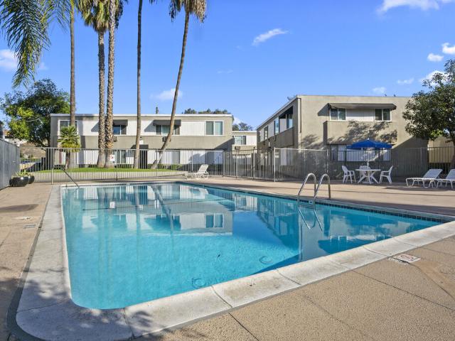 Apartment for rent in Azusa, California