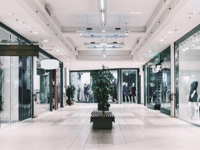 Locale Commerciale in vendita a Noicattaro, Bari