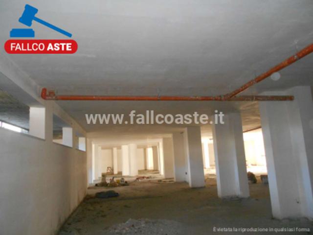 Locale Commerciale in vendita a Pezzarotonda, Campagna
