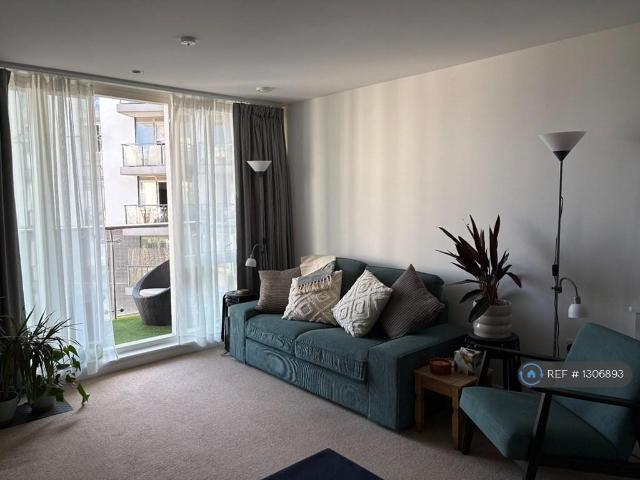 House for rent in London Borough of Hounslow, Greater London